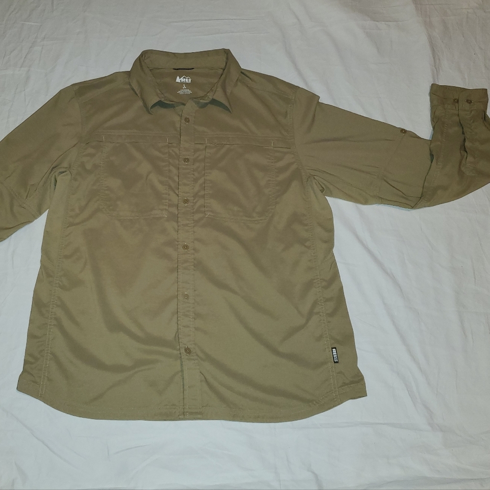 REI Co-op Shirt Mens Sahara Tech Vented Roll Tab Outdoor Camping Lightweight Tan